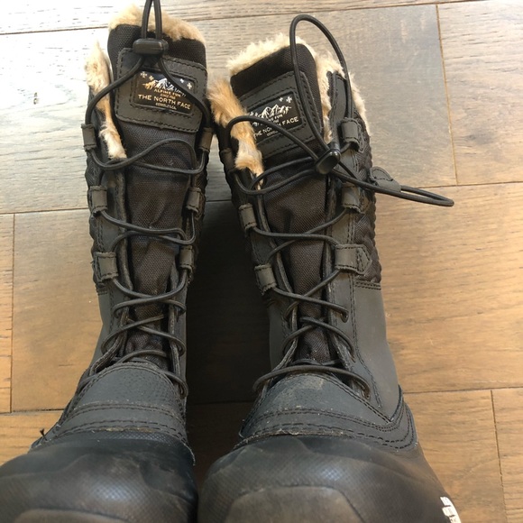 EUC The North Face Waterproof Women’s Boots Sz 5 - Picture 3 of 14